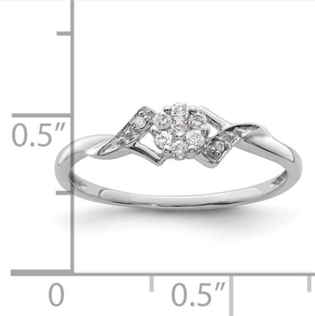 14K WHITE GOLD - LAB DIAMOND FLOWER RING